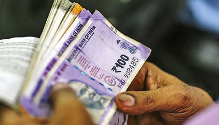 বাংলাদেশের বাজারেও ভারতীয় রুপির চাহিদায় ধস